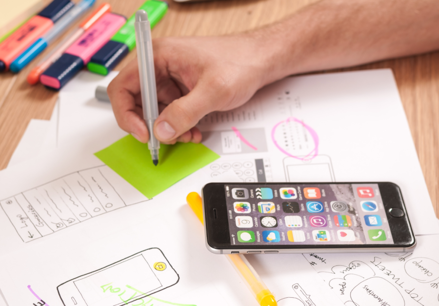 iphone-desk-computer-smartphone